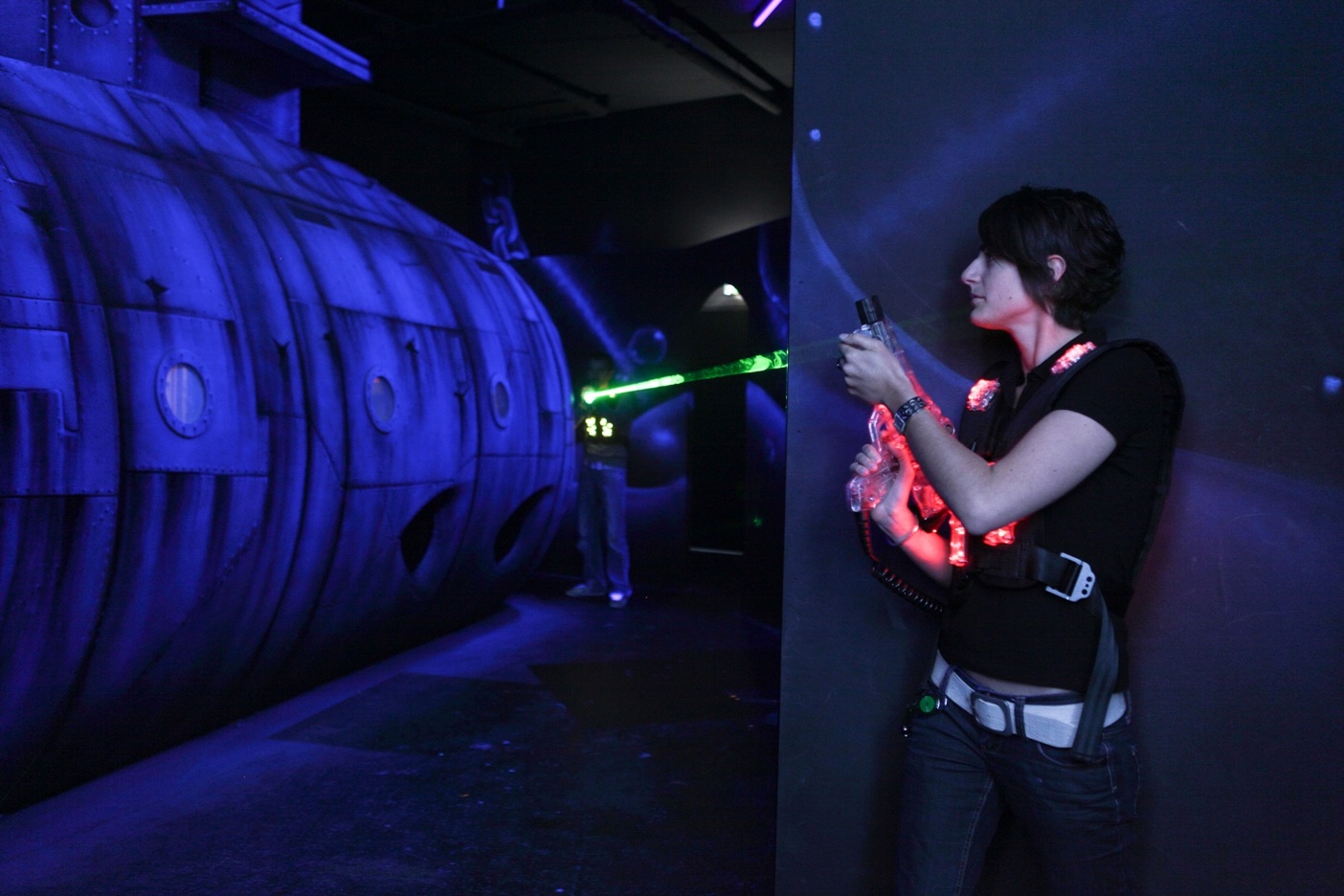 201 Forest Avenue laser game L'invitation